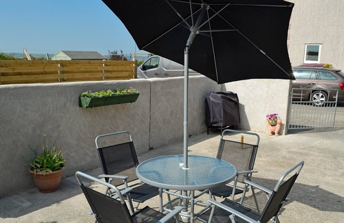 Dwyran Cottage | 2 bedroom accommodation in Newborough, near Llangefni