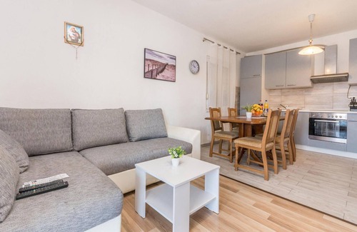 Galovac Apartment | 2 bedroom gorgeous apartment in Galovac