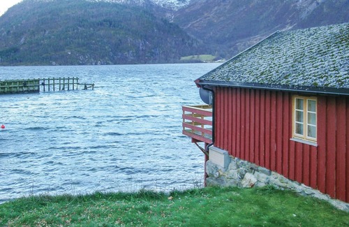Nesset House | 2 bedroom gorgeous home in Eresfjord