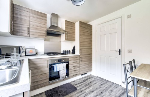 Bonnybridge House | 2-Bedroom Holiday Home With Private Garden & Parking