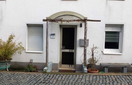 Eschweiler House | 2-bedroom home with WiFi, with private parking, garden and barbeque area.