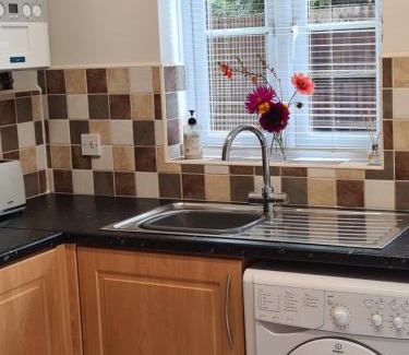 Long Sutton House | 2 bedroom house Admiral Court