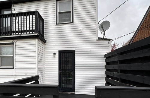 Cleveland Heights House | 2-bedroom house close to the Cleveland Clinic Main Campus w/fireplace and a den