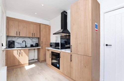 Methil House | 2 Bedroom House-Free Parking