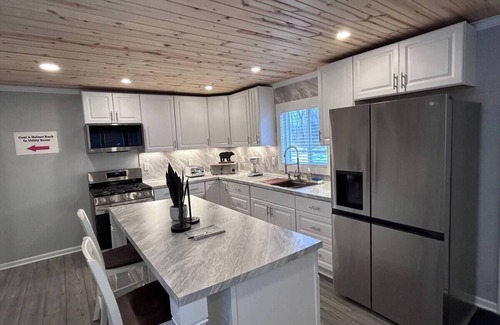 Bergland House | 2-bedroom house in Bergland right on the snow and UTV trail and close to lake.