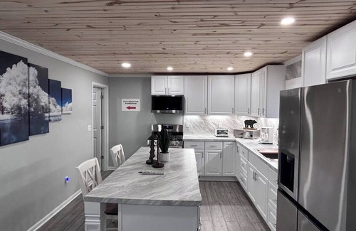 Bergland House | 2-bedroom house in Bergland right on the snow and UTV trail and close to lake.