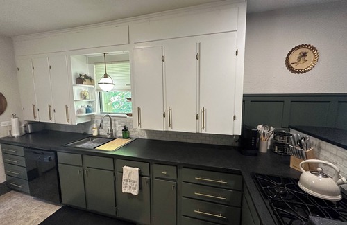 Stephenville House | 2-bedroom house in Stephenville—walk to downtown and 2 minutes from TSU campus