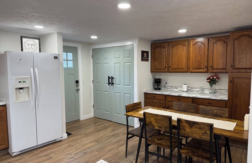 Warsaw House | 2-bedroom house in Warsaw, Indiana close to Winona Lake