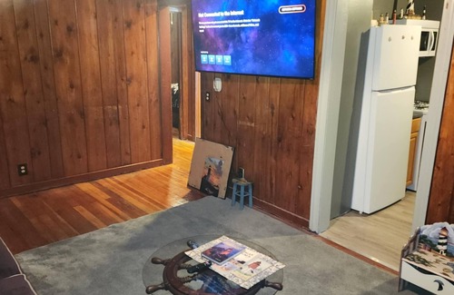 Harrison House | 2-bedroom house with WiFi in Harrison. Sleeps 6.