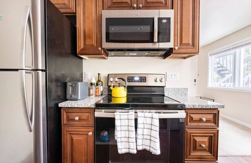 Kenmore Apartment | 2 bedroom Kenmore Apartment