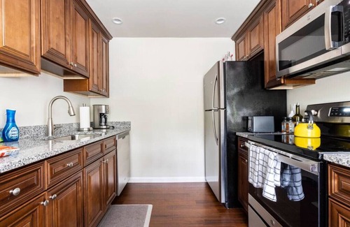 Kenmore Apartment | 2 bedroom Kenmore Apartment
