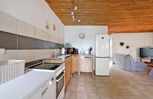 Codognan Apartment | 2 bedroom lovely apartment in Codognan