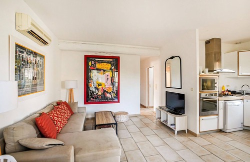 Costieres Apartment | 2 bedroom lovely apartment in Nîmes