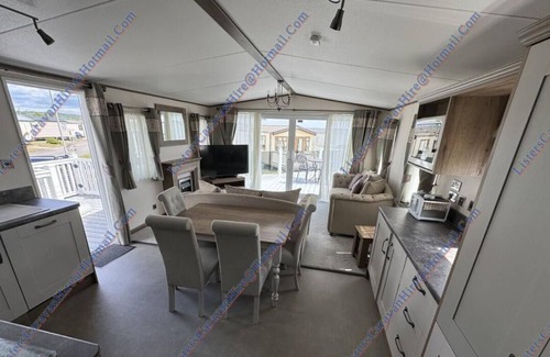 Newton Apartment | 2 Bedroom Luxury caravan pet friendly Near Beach