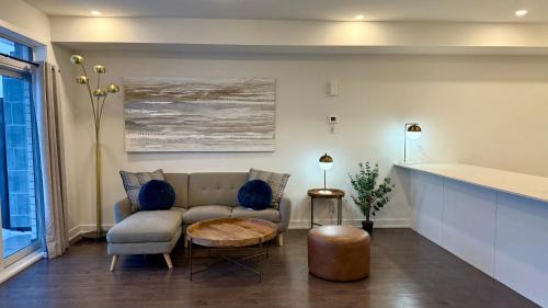 Leitrim House | 2 Bedroom Modern Home & Close to Airport Downtown