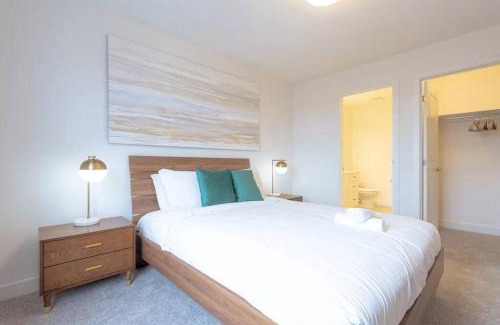 Leitrim House | 2 Bedroom Modern Home & Close to Airport Downtown