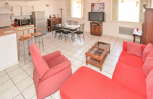 Cessenon-sur-Orb House | 2 bedroom nice home in Cessenon sur Orb