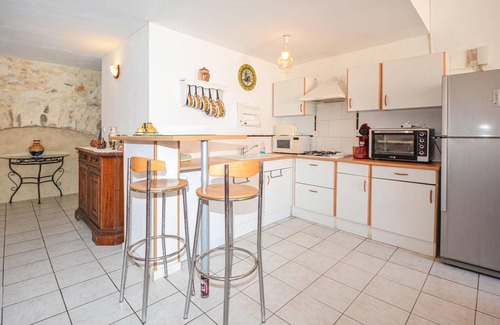 Cessenon-sur-Orb House | 2 bedroom nice home in Cessenon sur Orb