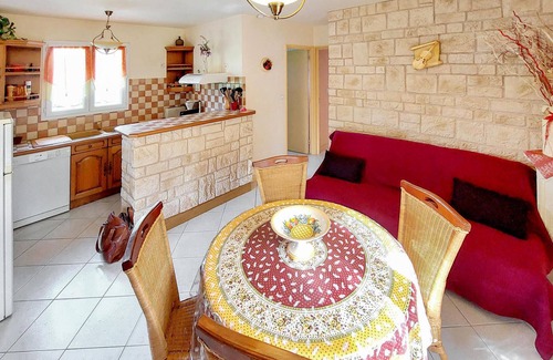 Bagnault House | 2 bedroom nice home in Souvigne
