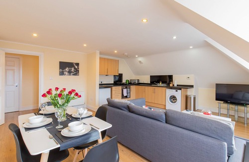 Hoddesdon Apartment | 2-bedroom Penthouse, Clockhouse, Hoddesdon