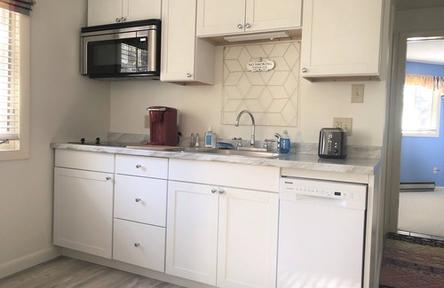 Waterville Valley Apartment | 2 Bedroom Sleeps 6, Walk to Town Sq. Pet Friendly Waterville Valley