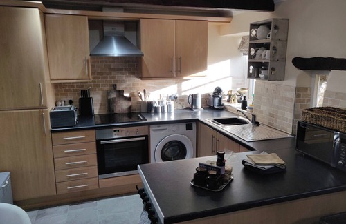 Roch Cottage | 2 bedroom sleeps 5 dog-friendly coastal cottage. 5 Star comfort, character and location.