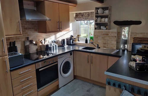 Roch Cottage | 2 bedroom sleeps 5 dog-friendly coastal cottage. 5 Star comfort, character and location.