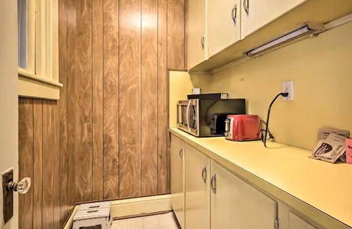 Hagerstown Condo | 2 Bedroom Spacious Stay near Historic Hagerstown