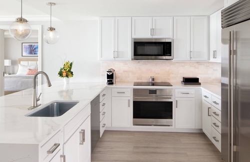Charlotte Harbor Hotel | 2-Bedroom Steps from Charlotte Harbor – Relax and Enjoy the Views