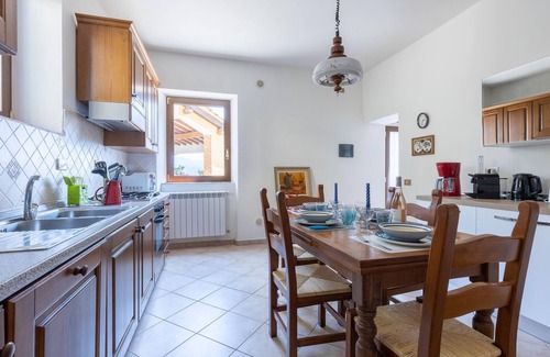 Montebonello House | 2 bedroom stunning home in Case Lori