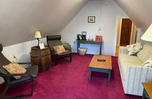 Montgomery Center House | 2 Bedroom Suite