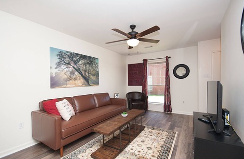 Conway House | 2 bedroom Town home - Walk to Hendrix College