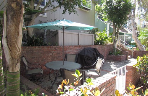 Central Mission Beach House | 2 Bedroom Townhome 2 Mins. to the Beach