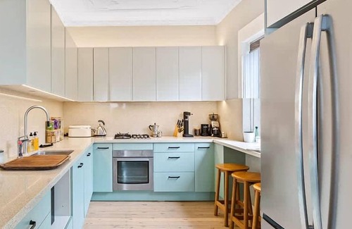 Bondi Beach Apartment | 2 bedroom tropical beach escape