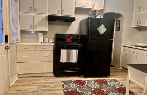 Summit - University House | 2-bedroom vacation home just 16 minutes to MSP airport.