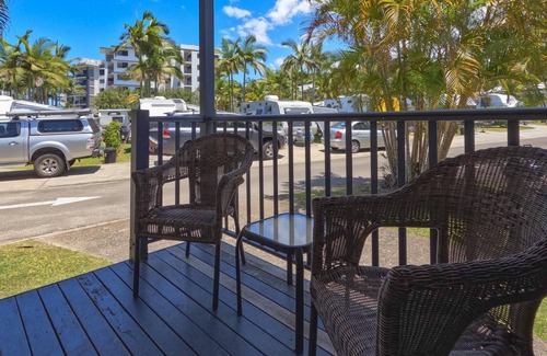Alexandra Headland Cabin | 2 Bedroom Villa 5 Berth - 2 Bedroom Villa 5 Berth