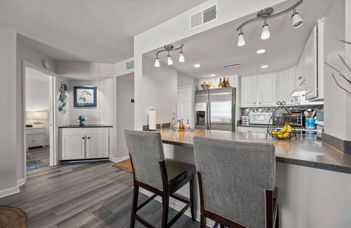 McCutcheon Field Condo | 2 Bedroom w/King Bed. Onsite Pools, Restaurant, Arcade & More!