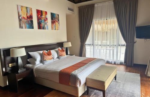 Sungai Pelek Ski Chalet | 2 Bedroom Waterfront Villa AVANI Sepang