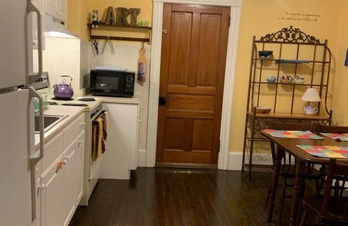 West Cape May House | 2 bedroom WCapeMay victorian folk farm w gardens