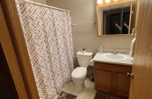 Malcolm Apartment | 2 Bedroom whole apartment close to Lincoln unit 7.nClose to Branched Oak Lake.