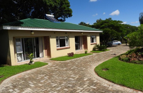 Harare Apartment | 2 Bedroomed Apartment With En-suite and Kitchenette - 2070