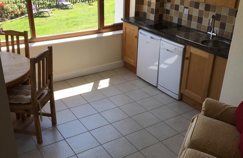 Kingswood Cottage | 2 Bedroomed Cottage with Outstanding Views- TAKING BOOKINGS NOW!