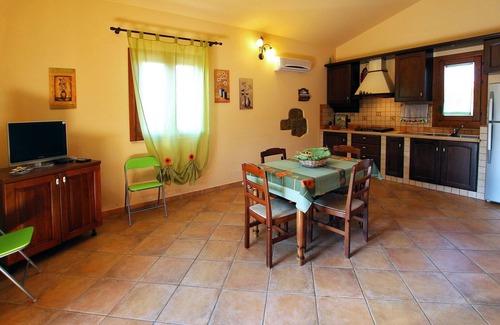 Solfarelli House | 2 bedrooms, 2 Bathrooms Villa, near the Sea, Garden, AC, 10 minutes from Cefalu