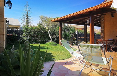 Solfarelli House | 2 bedrooms, 2 Bathrooms Villa, near the Sea, Garden, AC, 10 minutes from Cefalu