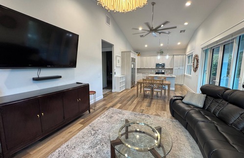 Tropic House | 2-bedrooms 2-baths with PICKLE BALL, TENNIS, BATTING CAGE, BASKETBALL, & POOL.