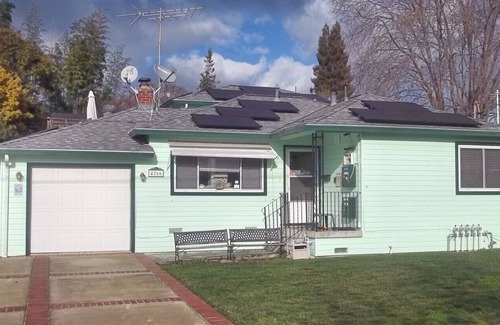 Castro Valley House | 2 Bedrooms, Peaceful Neighborhood, Great Bay Area Location