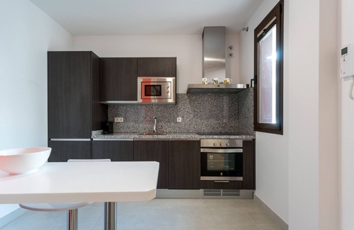 Feria Apartment | 2 bedrooms, private terrace, free parking