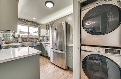 Alki House | 2 Blocks to Beach Park: Cozy Seattle Townhome