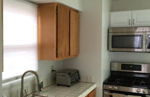 East Sacramento House | 2 BR/1 Bath East Sac Guest House Near Downtown & Midtown