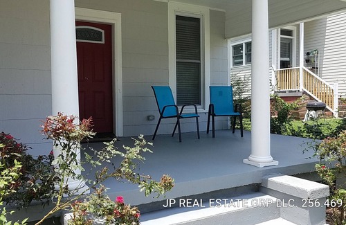 Decatur House | 2 BR 1 bath FULLY FURNISHED home - Decatur AL near Cooks Museum